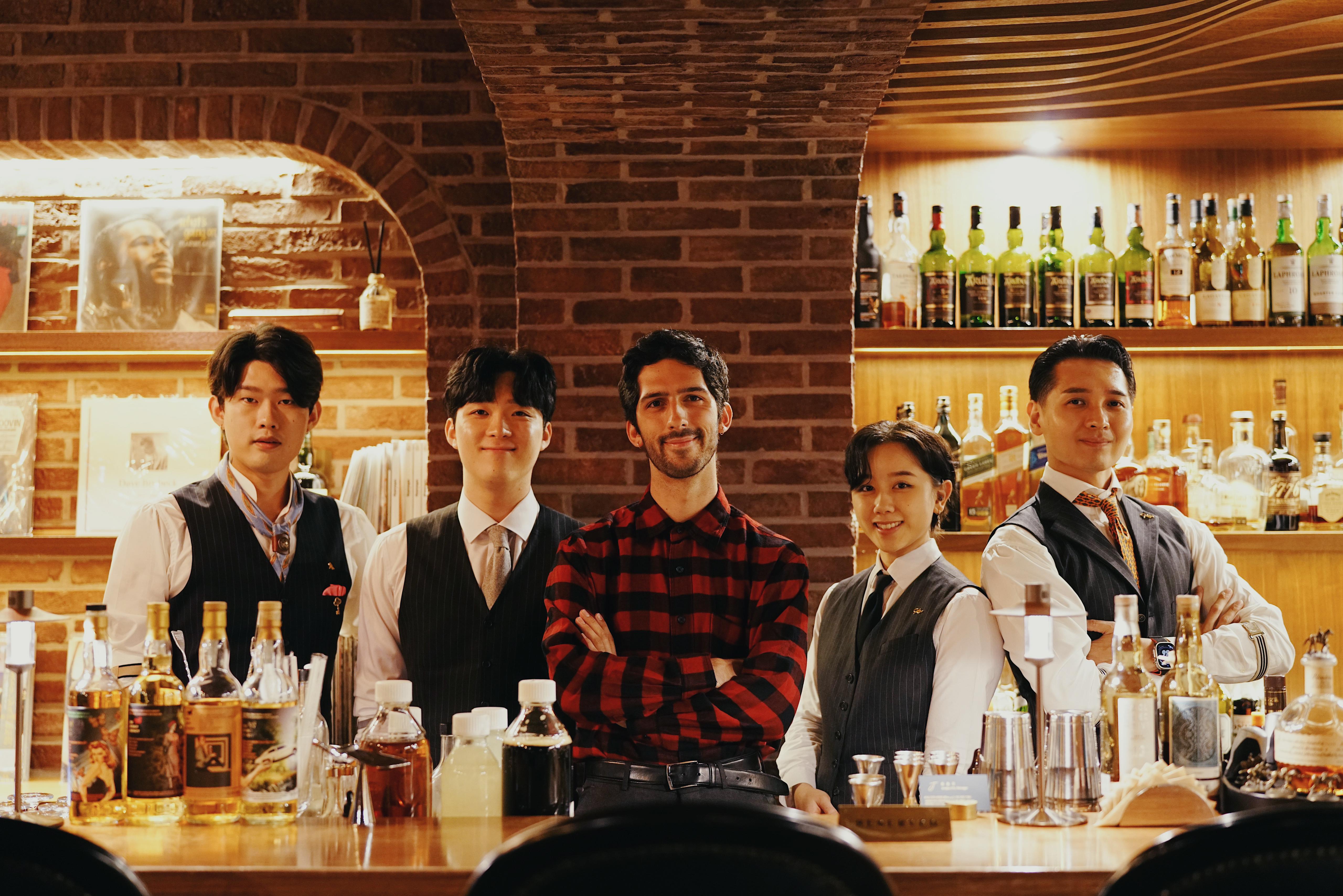 Mickaël as guest bartender at Kian